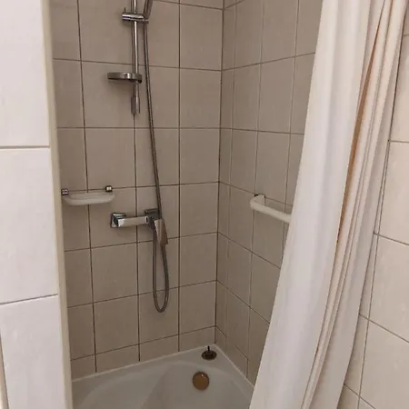 Pokój 303 Dwuosobowy Z Prywatną łazienką - Piotrkowska 262-264 3*